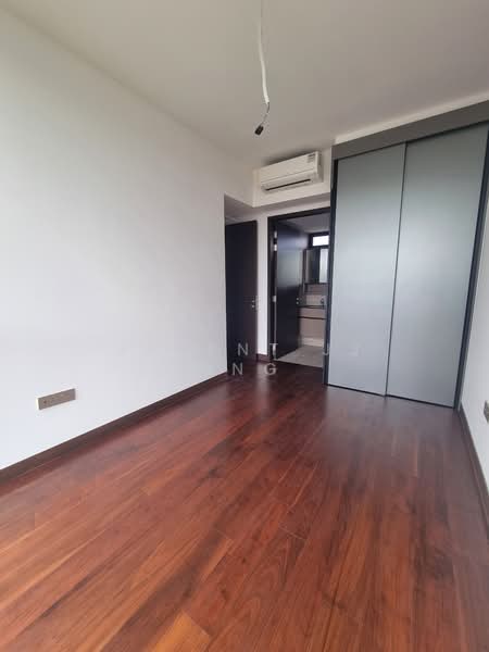 The Commodore Condominium For Sale at S$ 2,000,000 | PropertyGuru Singapore - MBR