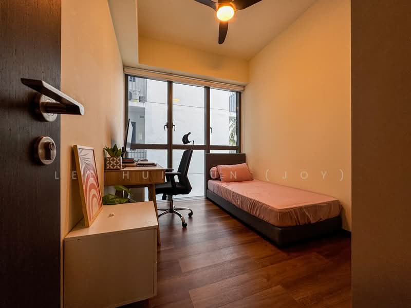 The Gazania Condominium For Sale at S$ 2,290,000 | PropertyGuru Singapore - Bedroom