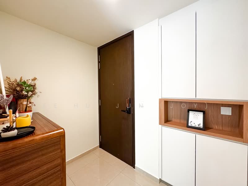 The Gazania Condominium For Sale at S$ 2,290,000 | PropertyGuru Singapore - Foyer