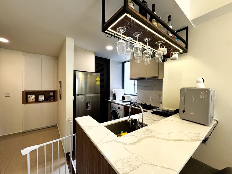 The Gazania Condominium For Sale at S$ 2,290,000 | PropertyGuru Singapore - Kitchen