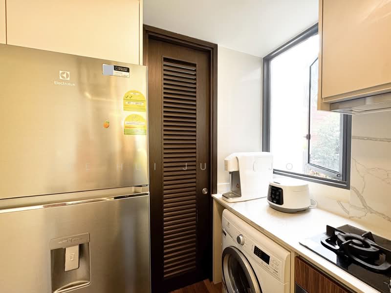 The Gazania Condominium For Sale at S$ 2,290,000 | PropertyGuru Singapore - Kitchen