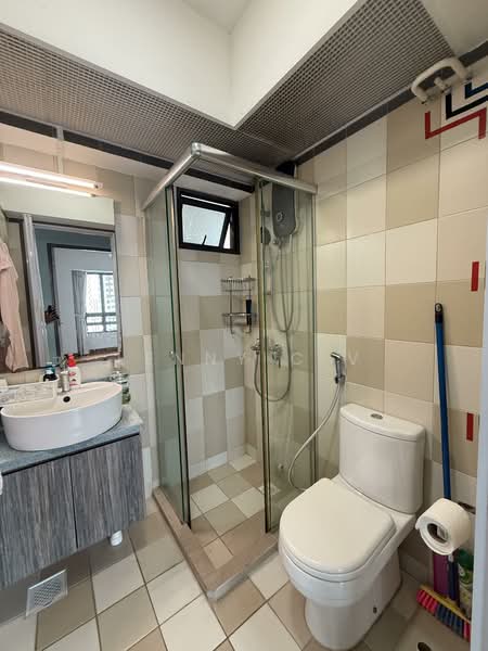 88 Dawson Road HDB Flat For Sale at S$ 1,180,000 | PropertyGuru Singapore - Bathroom