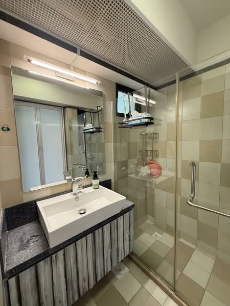 88 Dawson Road HDB Flat For Sale at S$ 1,180,000 | PropertyGuru Singapore - Bathroom