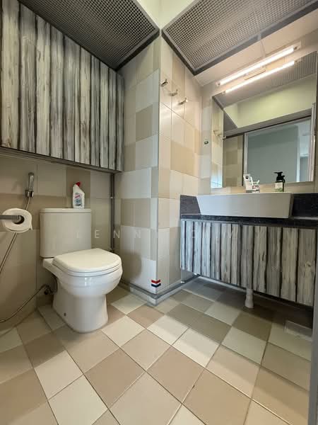 88 Dawson Road HDB Flat For Sale at S$ 1,180,000 | PropertyGuru Singapore - Bathroom