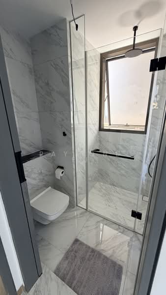 The Landmark Condominium For Sale at S$ 1,830,000 | PropertyGuru Singapore - Common Bathroom