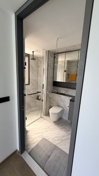 The Landmark Condominium For Sale at S$ 1,830,000 | PropertyGuru Singapore - Master Bathroom