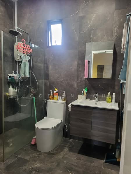 Yugi Garden Semi-Detached House For Sale at S$ 1,139,999 | PropertyGuru Singapore - Bathroom