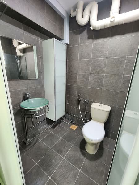 197B Punggol Field HDB Flat For Sale at S$ 720,000 | PropertyGuru Singapore - Bathroom