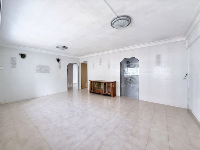 223 Yishun Street 21, 223 Yishun Street 21, 3 Bedrooms, 980 sqft, HDB Flat For Sale, by Emily Goh, 500075802 - Living Room - PropertyGuru.com.sg