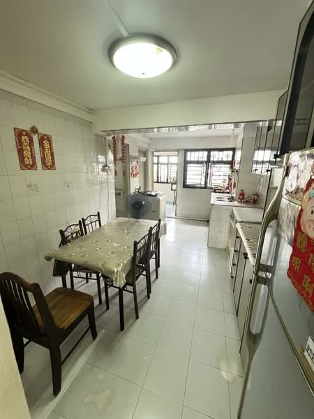 82 Whampoa Drive HDB Flat For Sale at S$ 400,000 | PropertyGuru Singapore - Kitchen