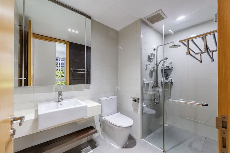 Austville Residences Executive Condominium For Sale at S$ 1,100,000 | PropertyGuru Singapore - Master Bathroom