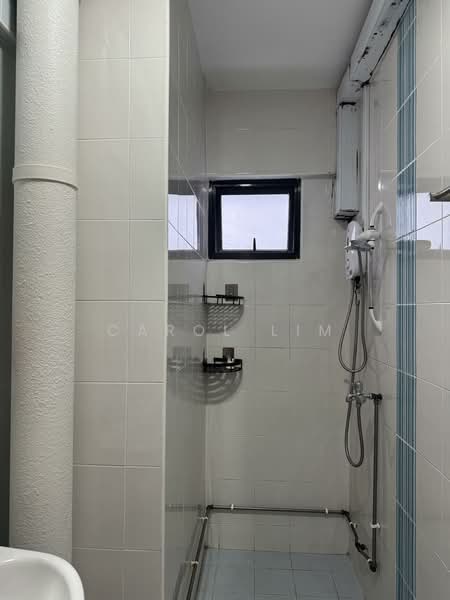 237 Lorong 1 Toa Payoh, 237 Lorong 1 Toa Payoh, 4 Bedrooms, 1,571 sqft, HDB Flat For Sale, by Carol Lim, 500075810 - Bathroom - PropertyGuru.com.sg