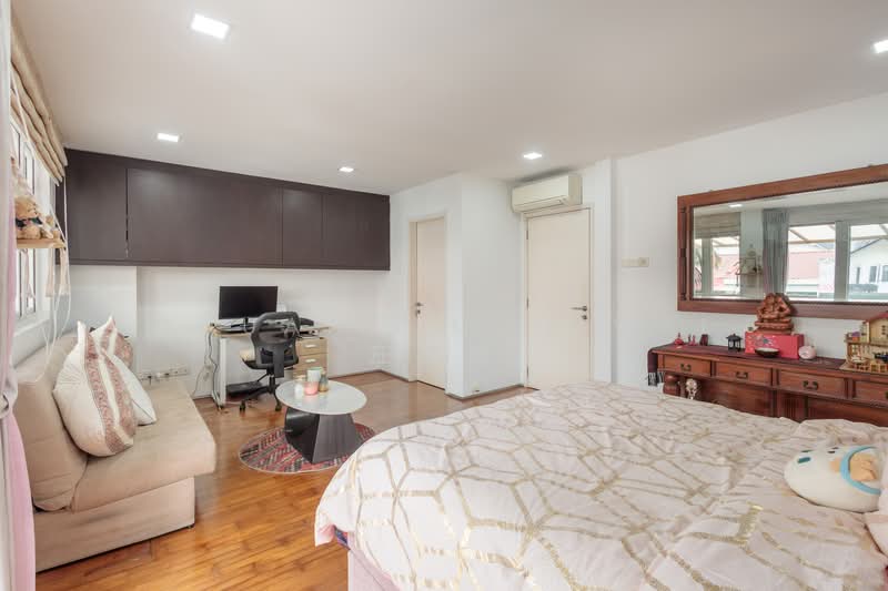 Golden Hill Estate Terraced House For Sale at S$ 5,290,000 | PropertyGuru Singapore - Bedroom