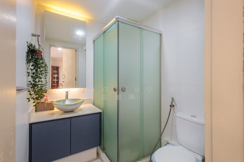 Golden Hill Estate Terraced House For Sale at S$ 5,290,000 | PropertyGuru Singapore - Bathroom