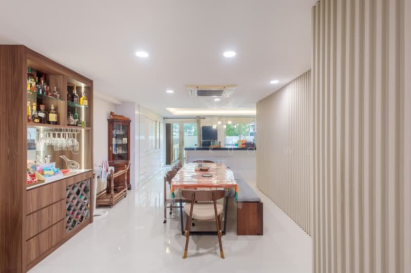 Golden Hill Estate Terraced House For Sale at S$ 5,290,000 | PropertyGuru Singapore - Dining Room