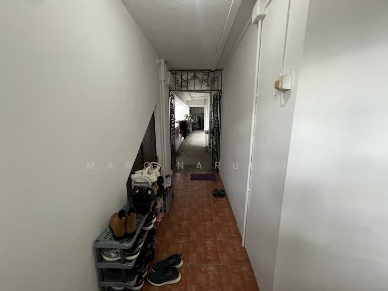 262 Tampines Street 21, 262 Tampines Street 21, 3 Bedrooms, 1,184 sqft, HDB Flat For Rent, by Marc Narulla, 500075822 - Corridor - PropertyGuru.com.sg