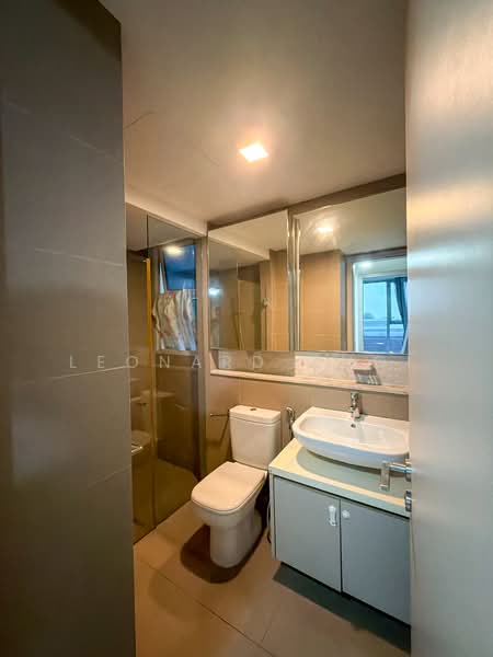 Optima @ Tanah Merah, 78 Tanah Merah Kechil Avenue, 2 Bedrooms, 850 sqft, Apartment For Rent, by Leonard Choi, 500075832 - Bathroom - PropertyGuru.com.sg