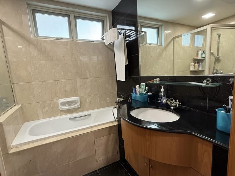 Costa Del Sol Condominium For Sale at S$ 3,088,000 | PropertyGuru Singapore - Bathroom