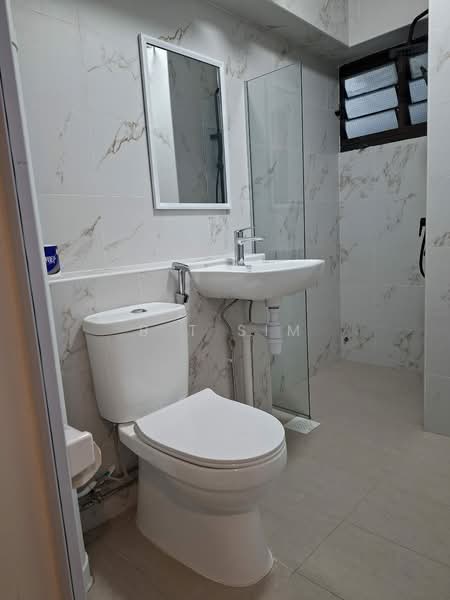 670 Woodlands Drive 71, 670 Woodlands Drive 71, 3 Bedrooms, 1,399 sqft, HDB Flat For Sale, by B T Sim, 500075844 - Second Bathroom - PropertyGuru.com.sg