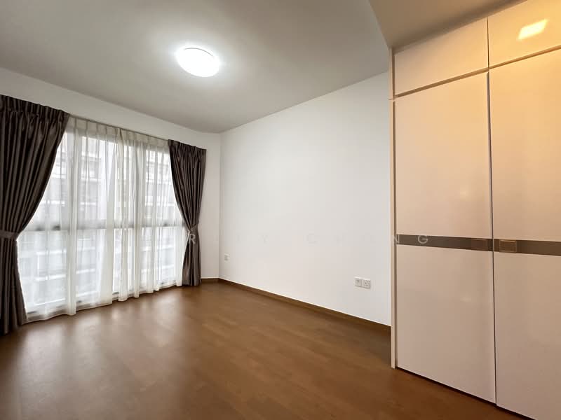 Kovan Regency Condominium For Sale at S$ 2,560,000 | PropertyGuru Singapore - Master Bedroom