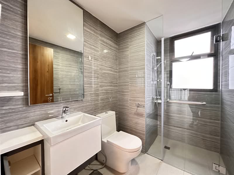 Kovan Regency Condominium For Sale at S$ 2,560,000 | PropertyGuru Singapore - Bathroom