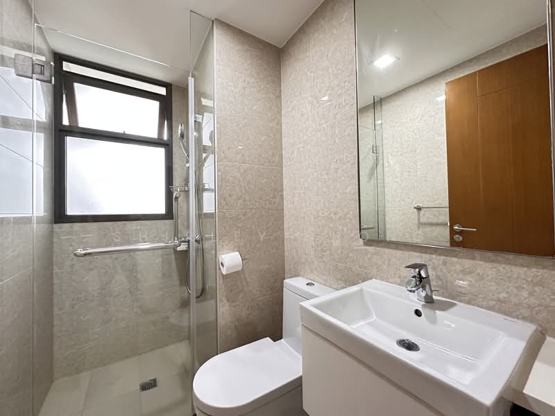 Kovan Regency Condominium For Sale at S$ 2,560,000 | PropertyGuru Singapore - Bathroom