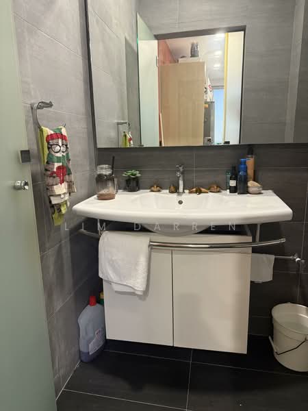 Redhill Forum, 16 Jalan Kilang Timor, 1,044 sqft, Light Industrial (B1) For Sale, by Lim Darren, 500075853 - Bathroom - CommercialGuru.com.sg