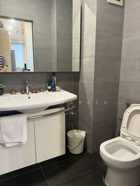 Redhill Forum, 16 Jalan Kilang Timor, 1,044 sqft, Light Industrial (B1) For Sale, by Lim Darren, 500075853 - Bathroom - CommercialGuru.com.sg