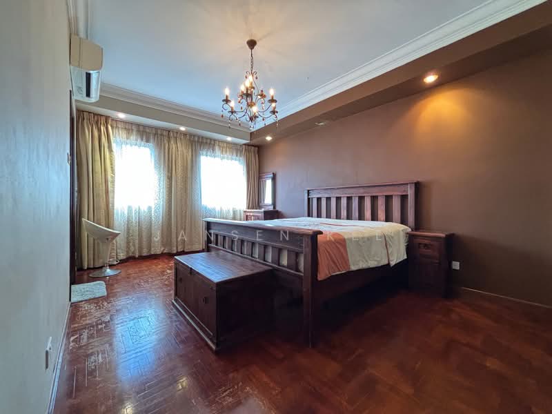 Loyang Villas Terraced House For Sale at S$ 2,700,000 | PropertyGuru Singapore - Bedroom