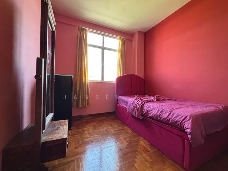 Loyang Villas Terraced House For Sale at S$ 2,700,000 | PropertyGuru Singapore - Bedroom