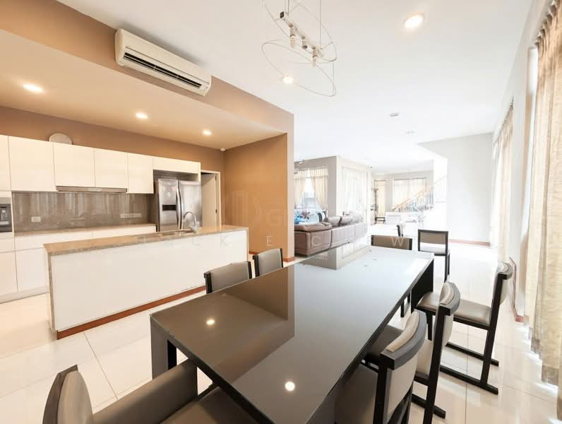 ❤️GIANT⚡️Rare Semi-D at Farleigh Avenue w Pool & Attic Semi-Detached House For Sale at S$ 8,800,000 | PropertyGuru Singapore - Kitchen