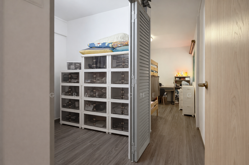 548 Jurong West Street 42 HDB Flat For Sale at S$ 750,000 | PropertyGuru Singapore - Common Room 2