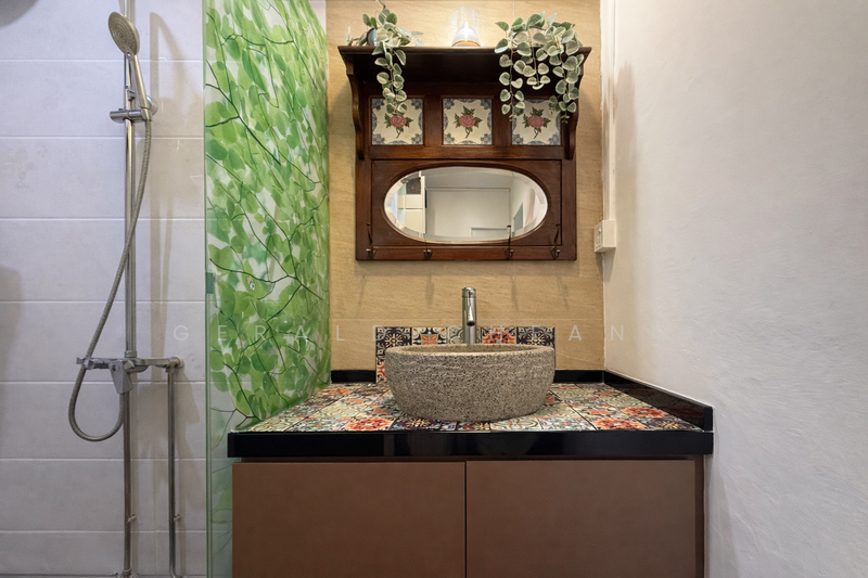 548 Jurong West Street 42 HDB Flat For Sale at S$ 750,000 | PropertyGuru Singapore - Bathroom