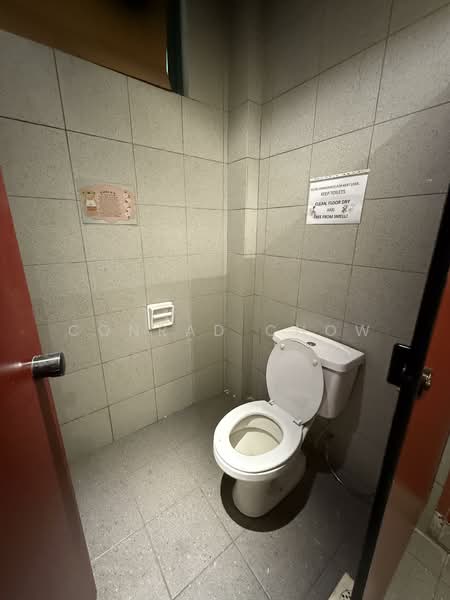 CSI Distribution Centre, 2 Kim Chuan Drive, 1,819 sqft, Factory / Workshop (B2) For Rent, by Conrad Chow, 500075890 - Bathroom - CommercialGuru.com.sg