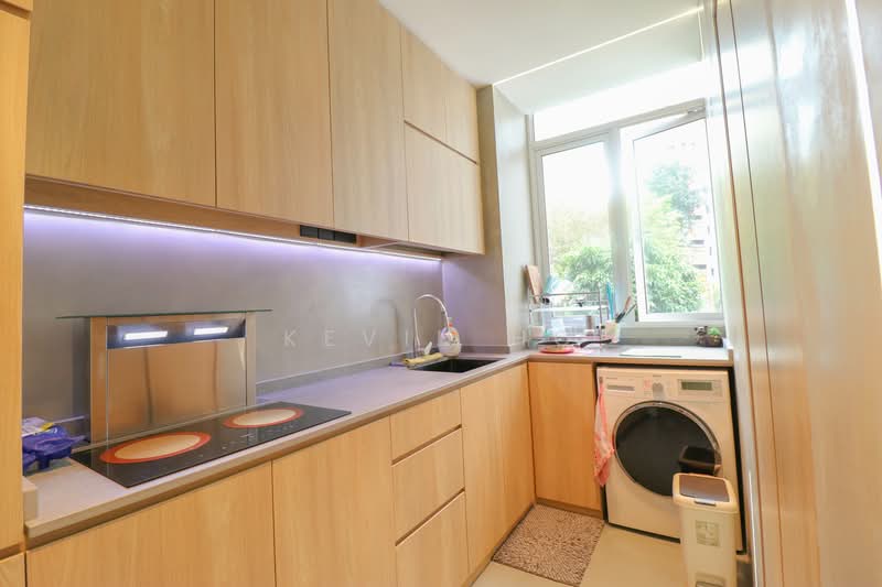 La Casa Condominium For Sale at S$ 1,100,000 | PropertyGuru Singapore - Kitchen