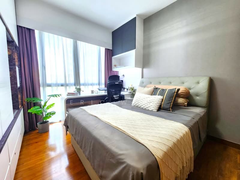 Seastrand Condominium For Sale at S$ 1,680,000 | PropertyGuru Singapore - Master Bedroom