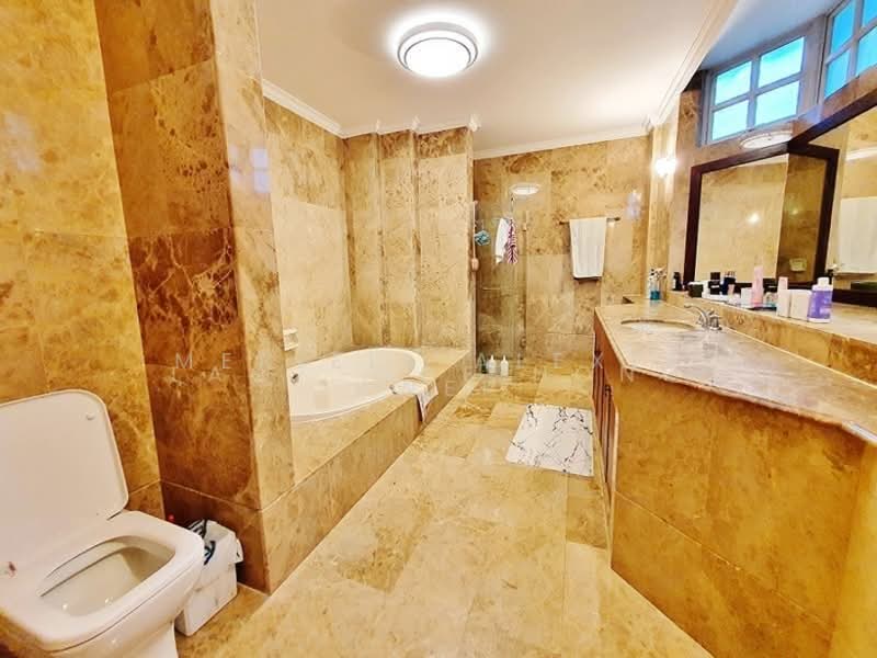 3-min fr backgate of SAS is your 8-bedroom home with pool and garden, Beechwood Grove, 8 Bedrooms, 8,183 sqft, Bungalow House For Rent, by Meriell Alexiz Kwek, 500075922 - Bathroom - PropertyGuru.com.sg