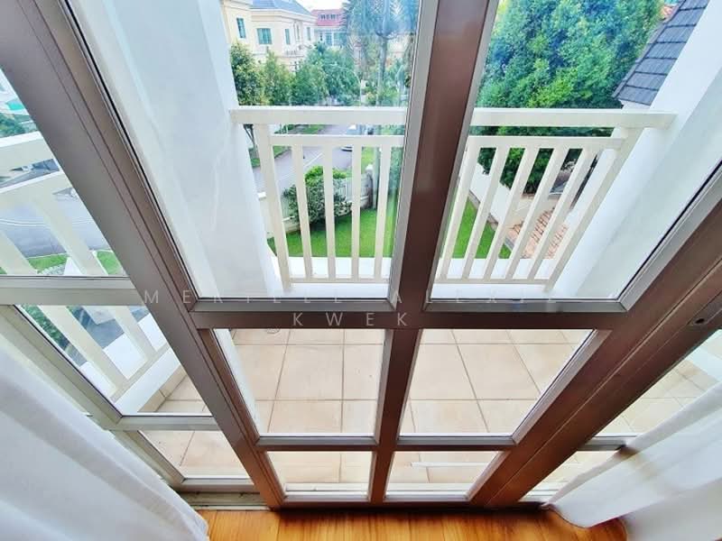 3-min fr backgate of SAS is your 8-bedroom home with pool and garden, Beechwood Grove, 8 Bedrooms, 8,183 sqft, Bungalow House For Rent, by Meriell Alexiz Kwek, 500075922 - Balcony - PropertyGuru.com.sg