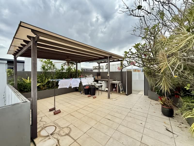 Bayou Residence Condominium For Sale at S$ 3,500,000 | PropertyGuru Singapore - Exterior