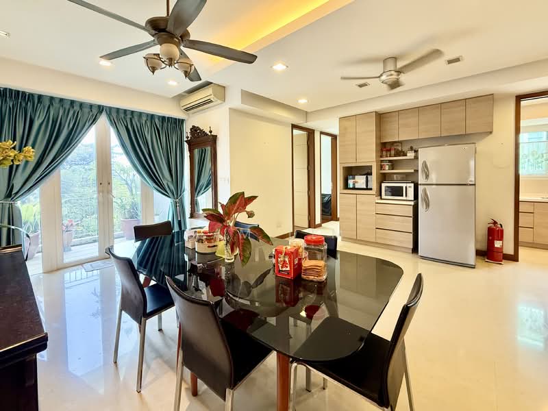 Bayou Residence Condominium For Sale at S$ 3,500,000 | PropertyGuru Singapore - Dining Room