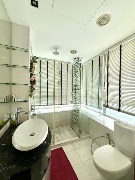 Bayou Residence Condominium For Sale at S$ 3,500,000 | PropertyGuru Singapore - Bathroom