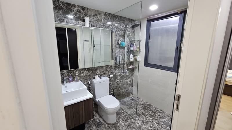 Riversound Residence, 1 Sengkang East Avenue, 3 Bedrooms, 1,475 sqft, Condominium For Rent, by Sharifah M Alsagoff, 500075935 - Bathroom - PropertyGuru.com.sg