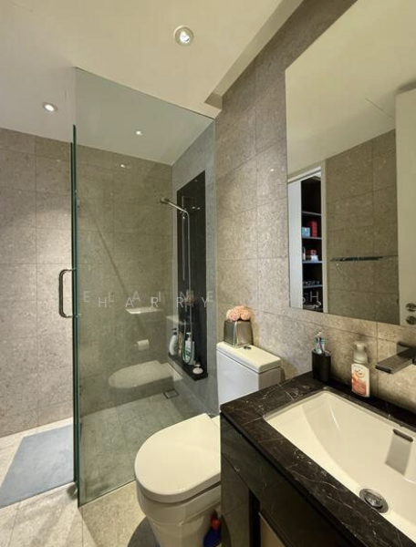 Marina Bay Suites Condominium For Sale at S$ 3,550,000 | PropertyGuru Singapore - Bathroom