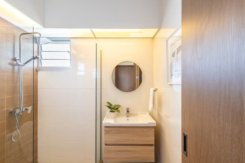 876A Tampines Avenue 8 HDB Flat For Sale at S$ 1,000,000 | PropertyGuru Singapore - Bathroom