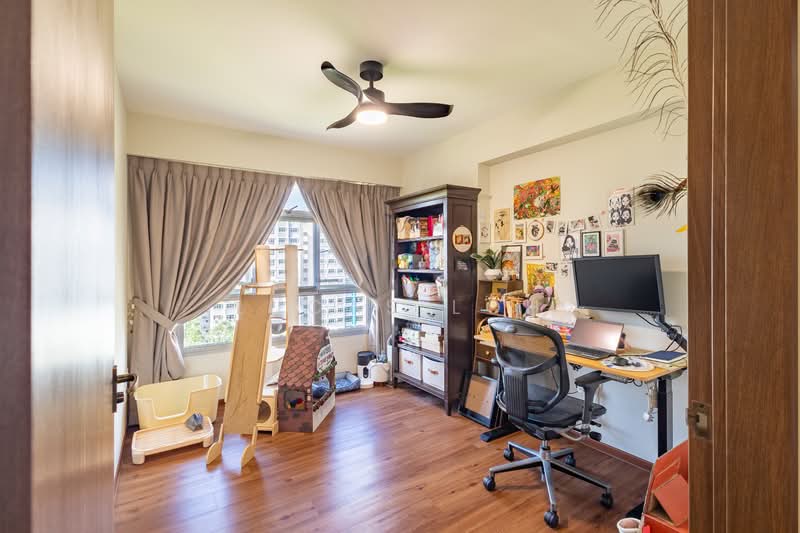 876A Tampines Avenue 8 HDB Flat For Sale at S$ 1,000,000 | PropertyGuru Singapore - Study