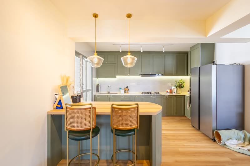 876A Tampines Avenue 8 HDB Flat For Sale at S$ 1,000,000 | PropertyGuru Singapore - Kitchen