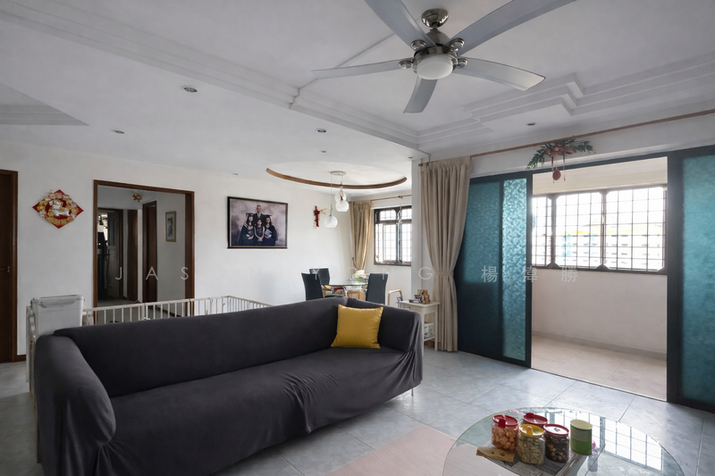 337 Sembawang Crescent HDB Flat For Sale at S$ 835,000 | PropertyGuru Singapore - Living Room