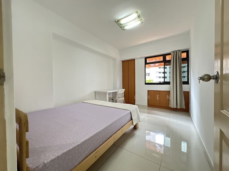 681A Jurong West Central 1 HDB Flat For Sale at S$ 850,000 | PropertyGuru Singapore - Bedroom