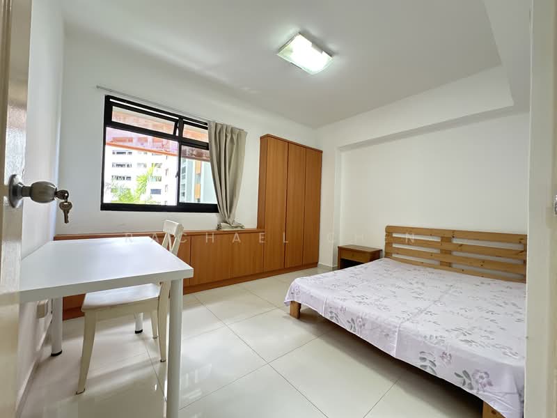 681A Jurong West Central 1 HDB Flat For Sale at S$ 850,000 | PropertyGuru Singapore - Bedroom
