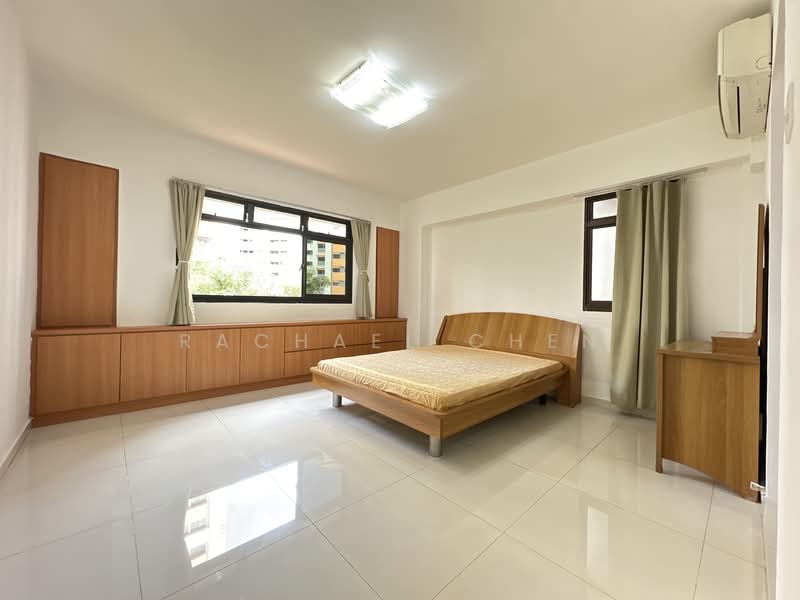 681A Jurong West Central 1 HDB Flat For Sale at S$ 850,000 | PropertyGuru Singapore - Bedroom